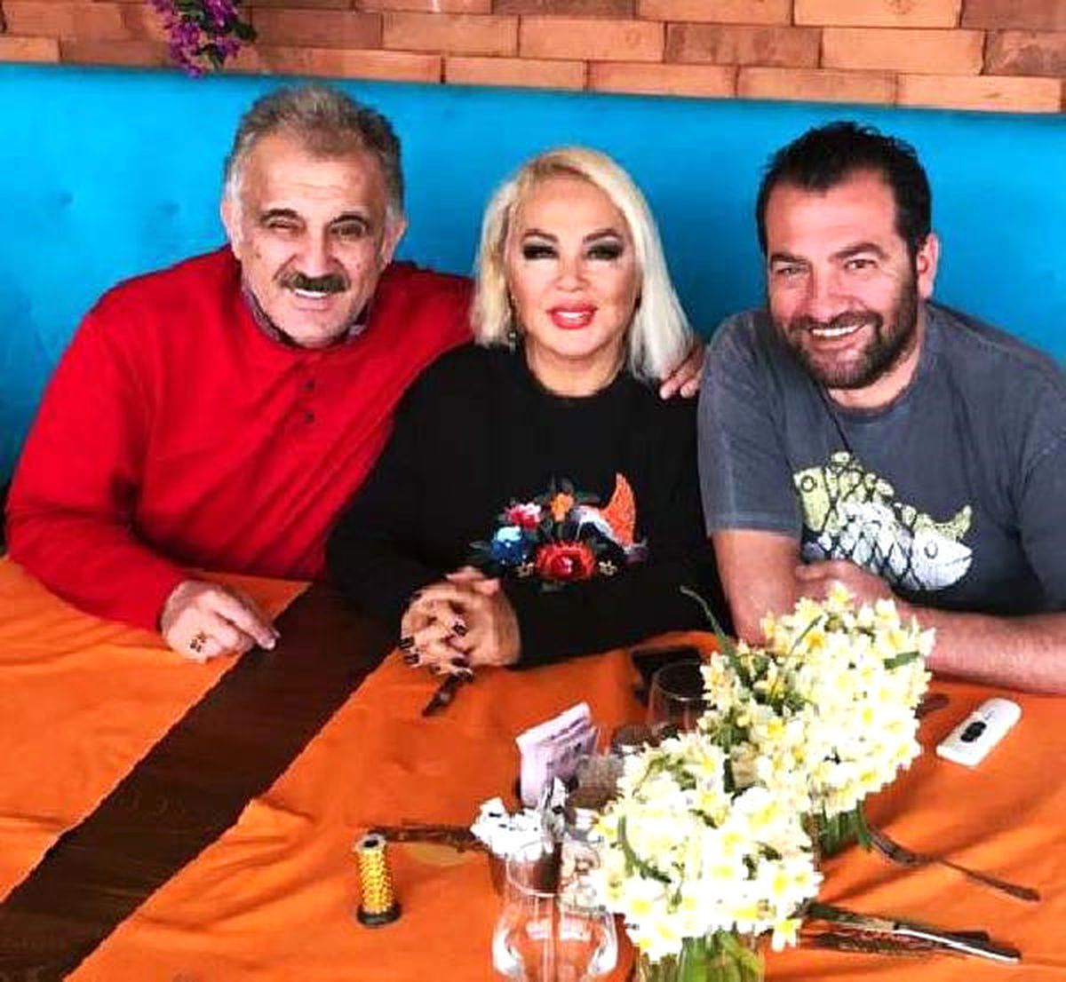 Safiye Soyman\'a Sürpriz Doğumgünü Partisi