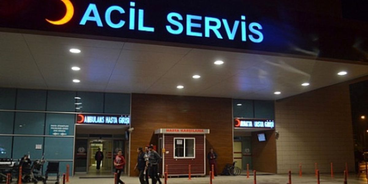 Sakarya\'da Başına Tahta Parçası Düşen Çocuk Ağır Yaralandı