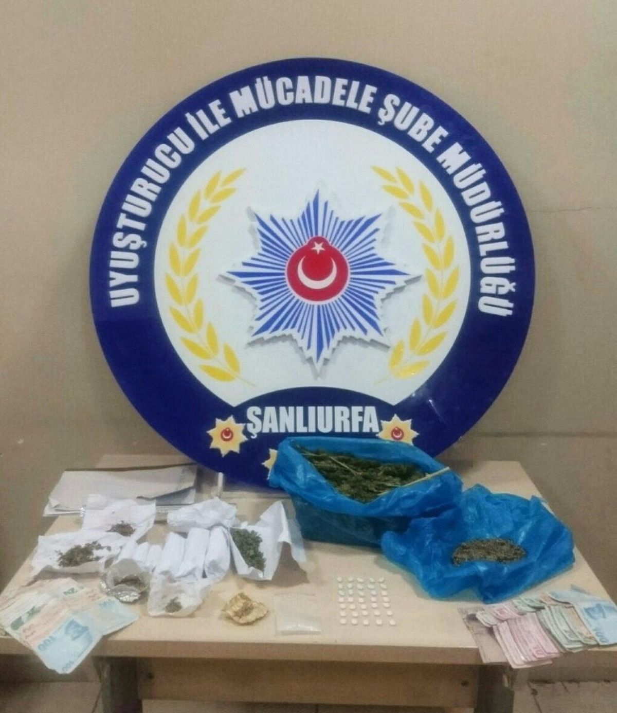 Şanlıurfa\'da Uyuşturucu Operasyonu: 5 Gözaltı