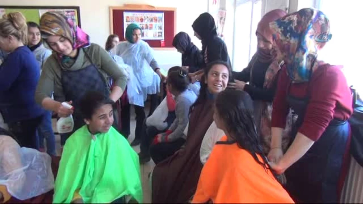 Şanlıurfa) Gönüllü Kuaförler 9 Bin Kız Öğrencinin Bakımını Yapacak