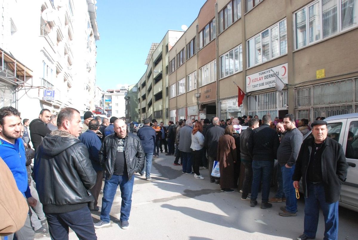 Sığınmacıların Yardım Kuyruğu
