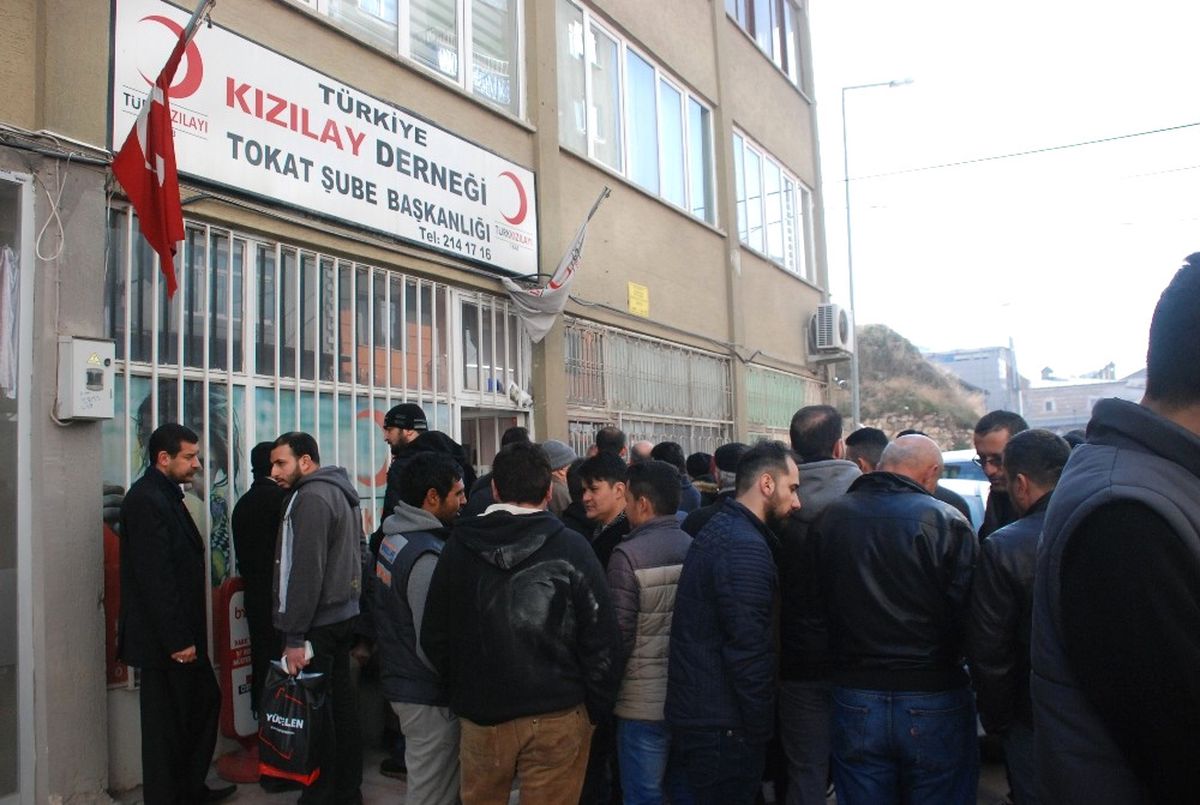 Sığınmacıların Yardım Kuyruğu