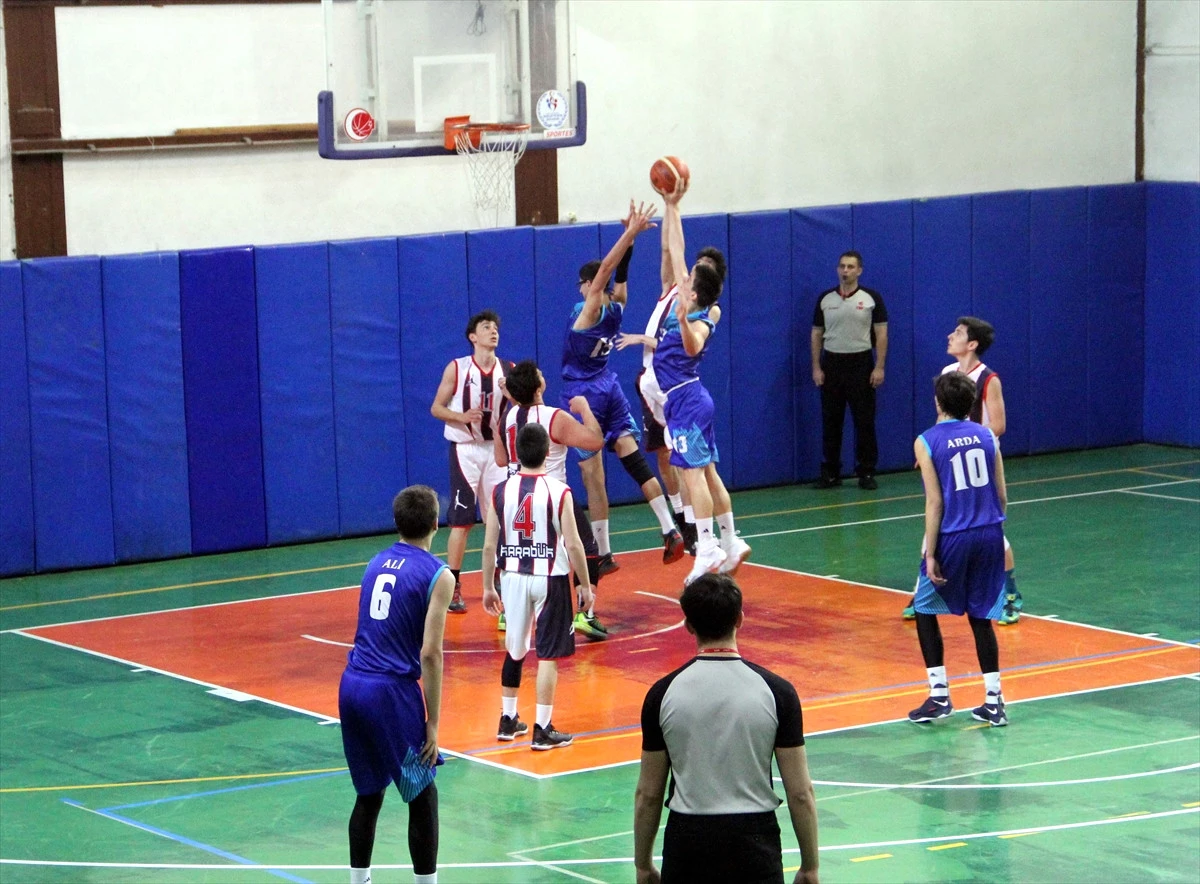 Sinop\'ta Basketbol Müsabakaları