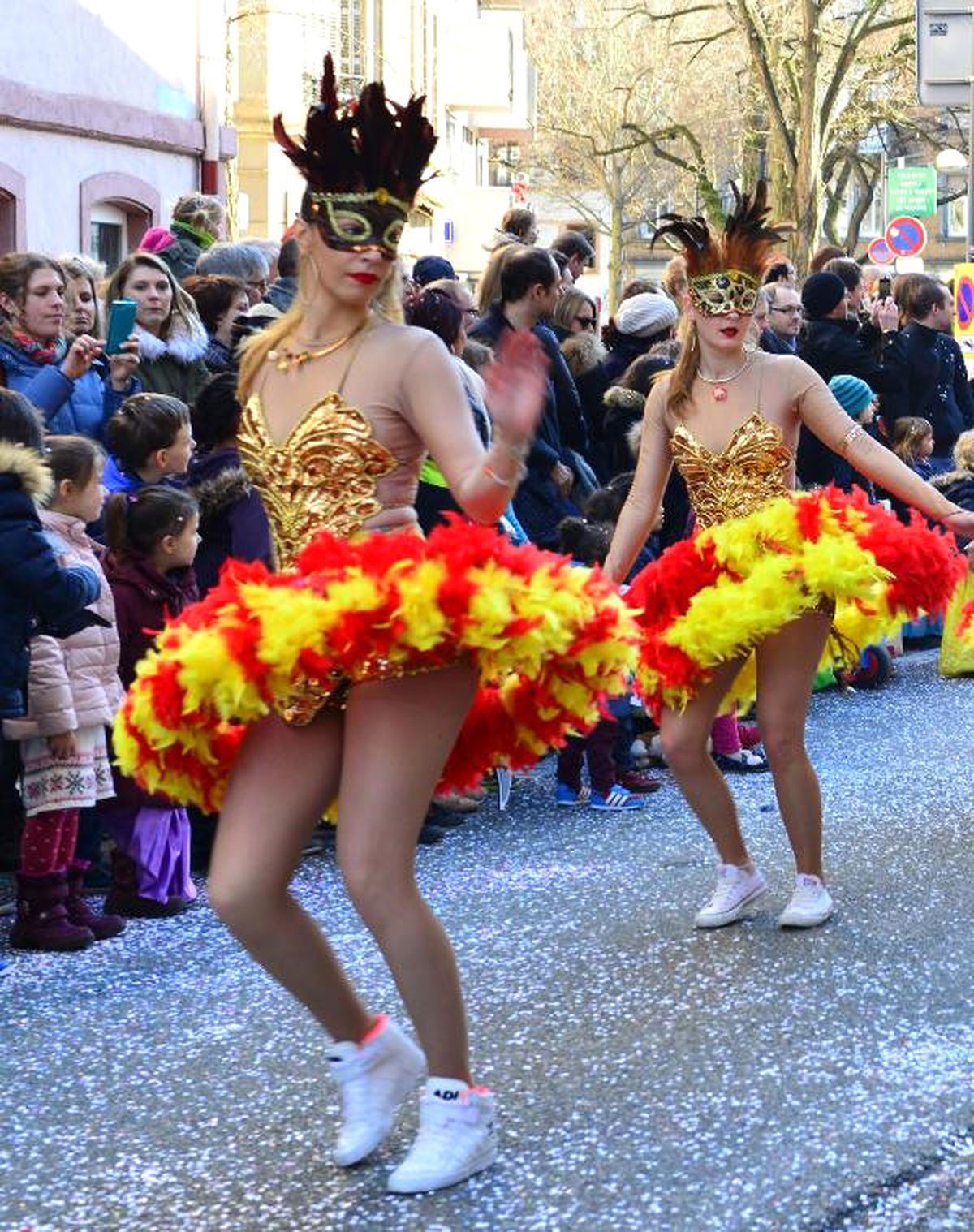 Strasbourg Karnavalı İzleyenleri Coşturdu