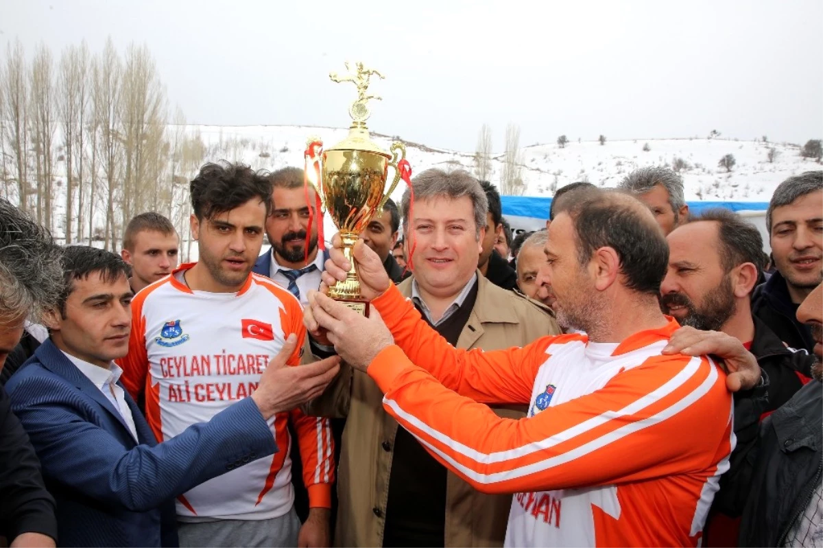 Talas\'ta Mahalleler Arası Futbol Turnuvası Düzenlendi