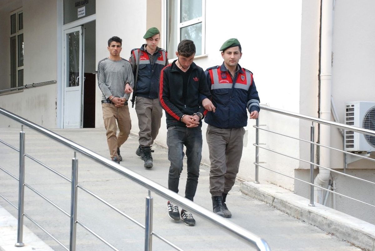 Torbalı\'da İnşaata Giren Hırsızlar Suçüstü Yakalandı