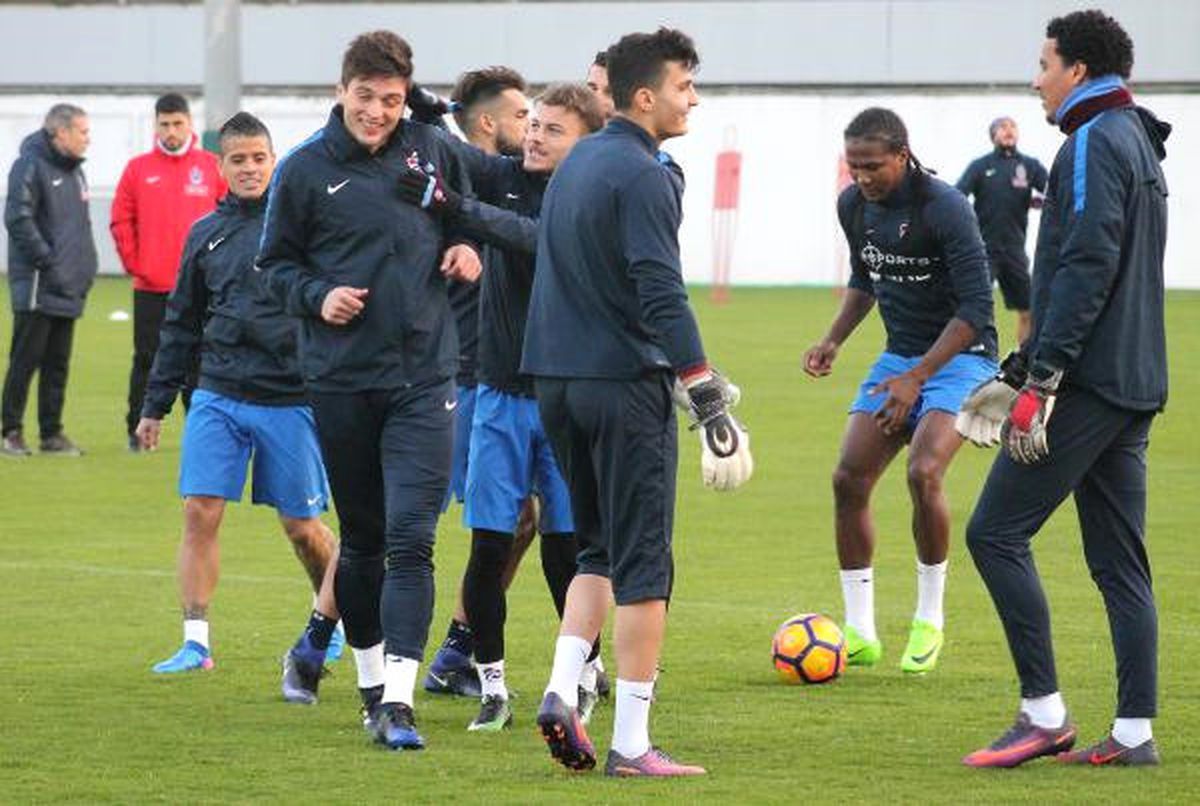 Trabzonspor\'da Neşeli Antrenman
