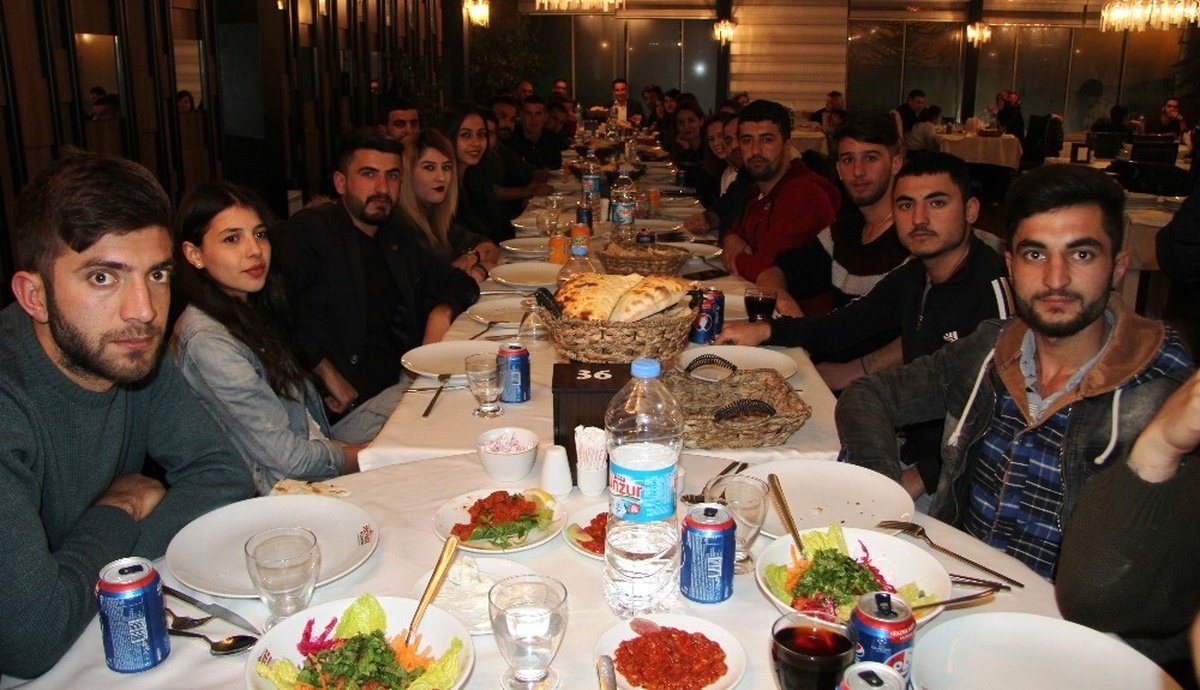 Tuşba Hem\'den Halkoyunları Ekibine Moral Yemeği