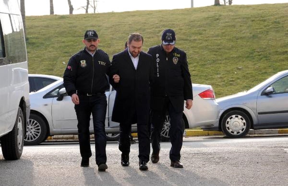 Twitter\'da Asılsız Fetö Paylaşımı Yaptıran 3 Kişi Adliyeye Sevk Edildi