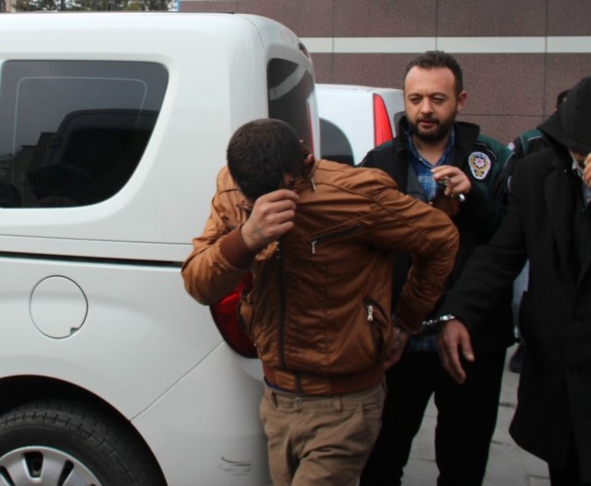 Uyuşturucu Tacirleri \'Sifonu\' Çekemeden Yakalandı