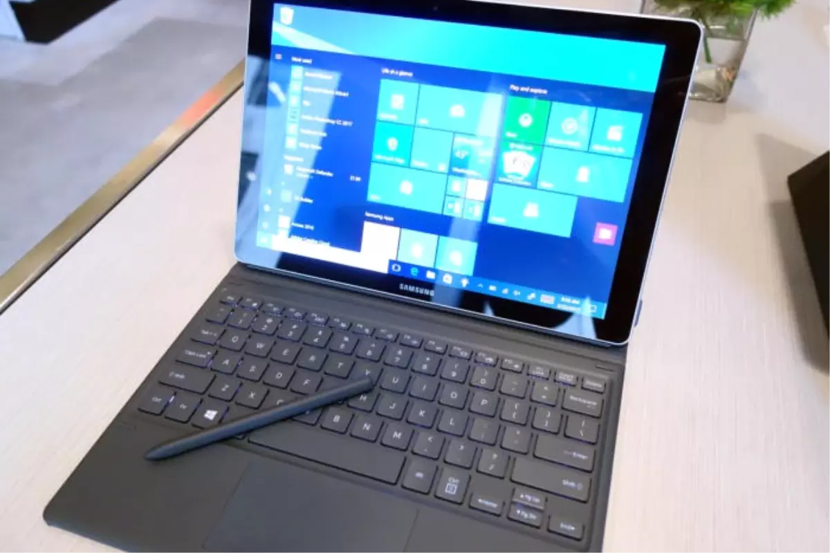 Windows 10\'lu Galaxy Book Tanıtıldı!