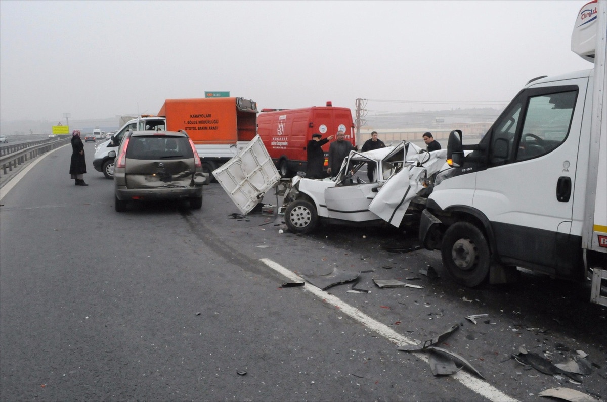 Zincirleme Trafik Kazası: 6 Yaralı - Kocaeli