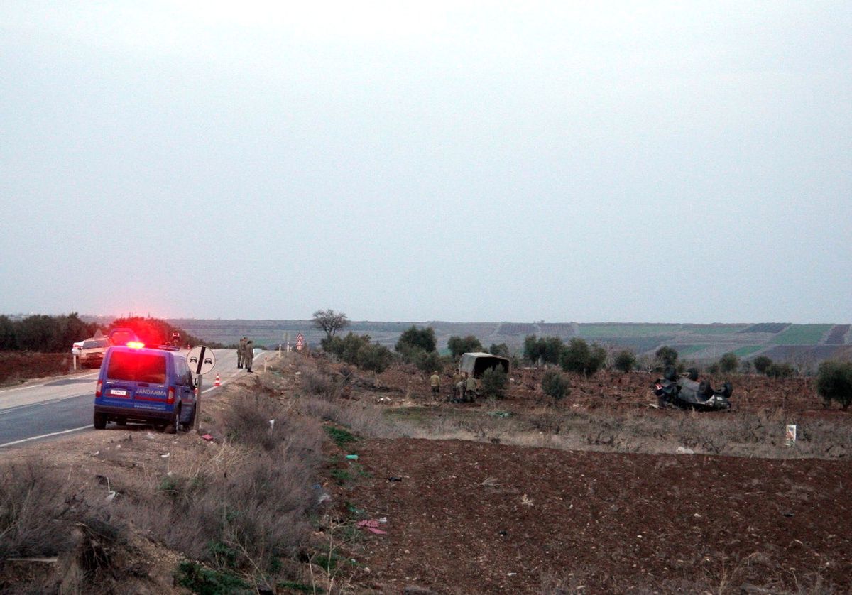 Zırhlı Kobra Aracı Devrildi: 3 Asker Yaralı