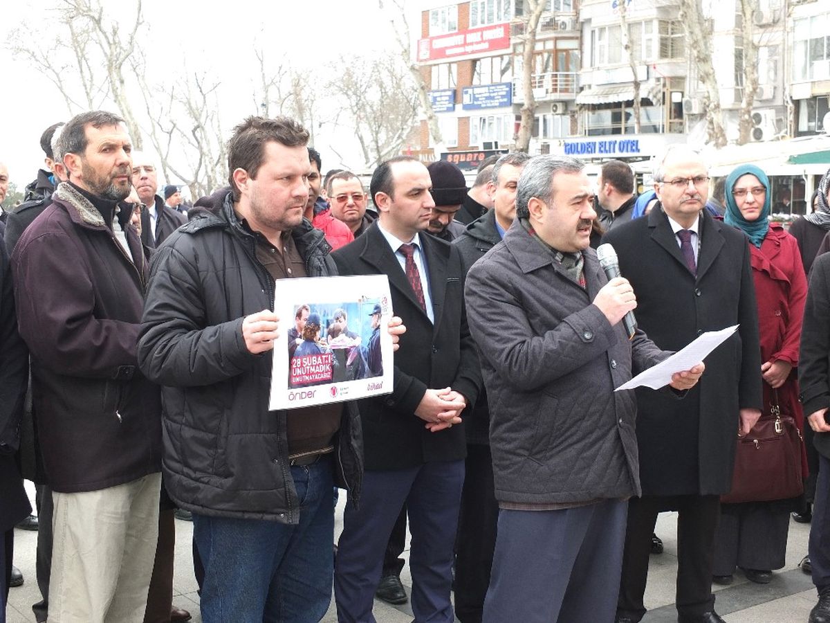 28 Şubat\'ı Protesto Ettiler