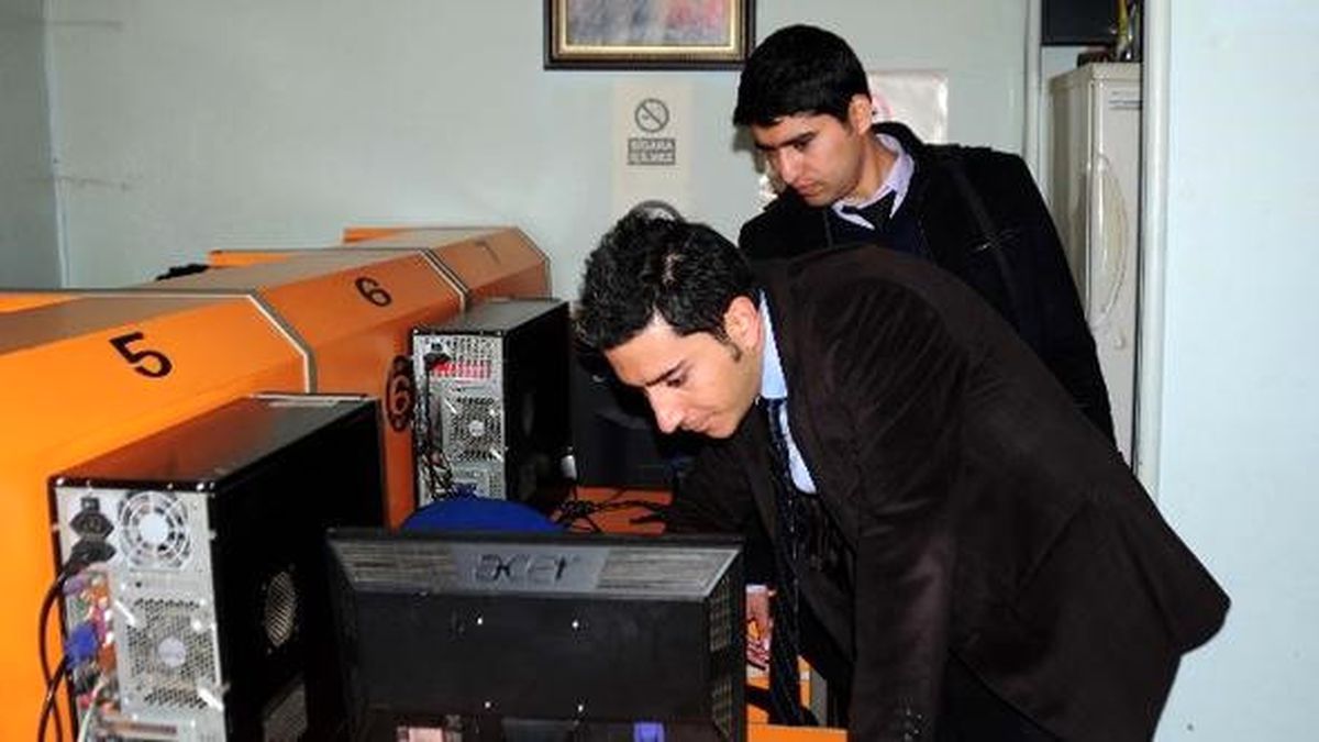 Ahlat\'ta İnternet Kafeler Denetlendi