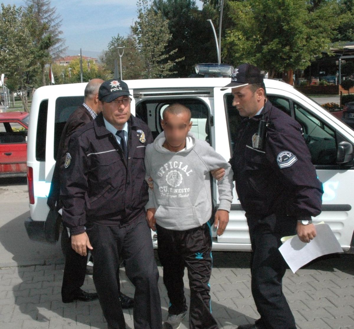 Ailesiyle Savaştan Kaçan Iraklı Kız, Bolu\'da Cinsel İstismara Uğradı