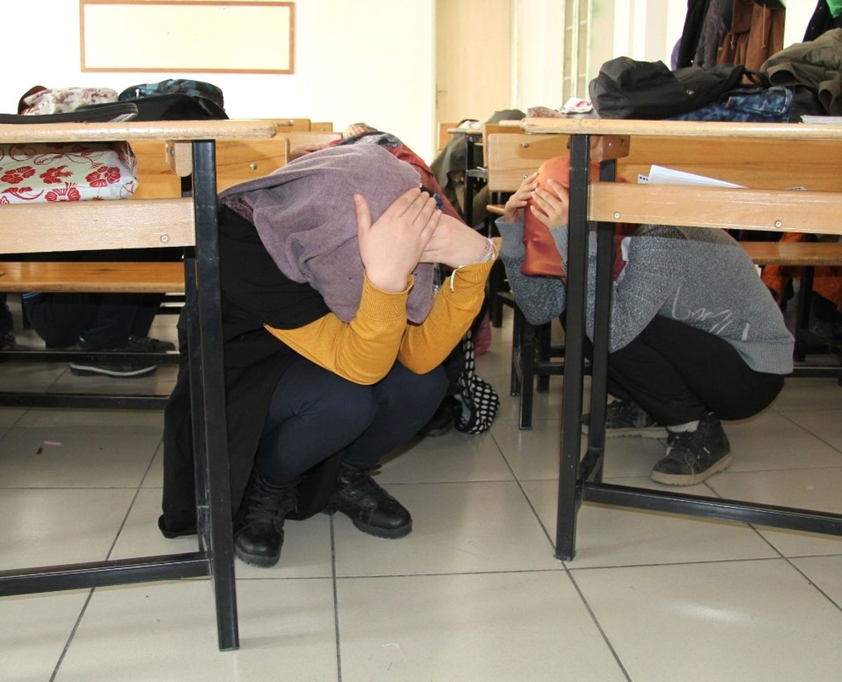 Akhisar\'da Deprem ve Yangın Tatbikatı