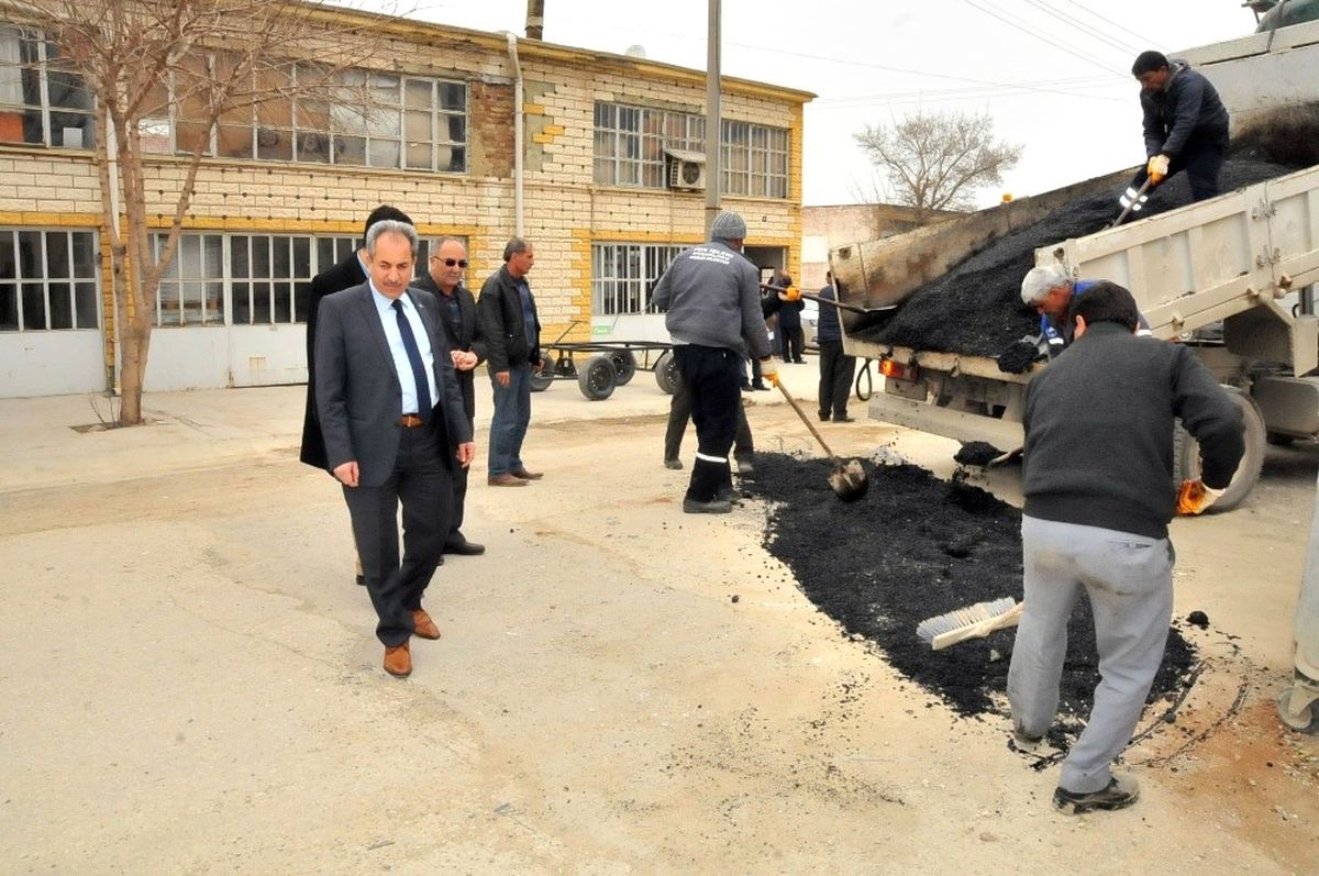 Akşehir\'de Yollardaki Onarım ve Tadilat Çalışmaları Sürüyor