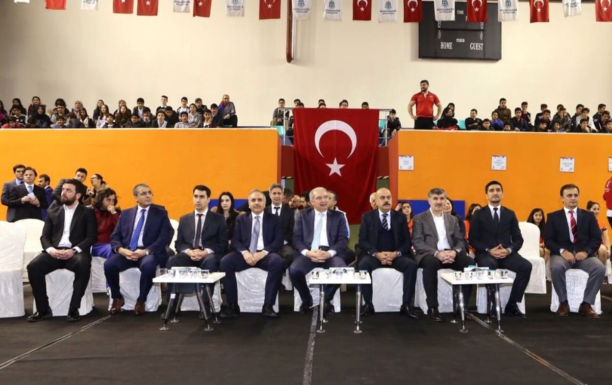 Başakşehir\'de Okullara Spor Malzemesi Desteği