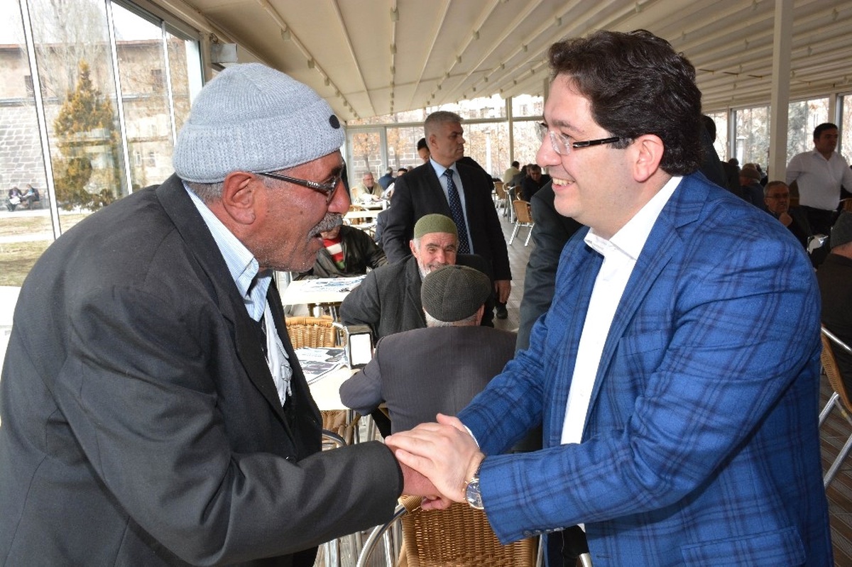 Başkan Yazgı Vatandaşa Cumhurbaşkanlığı Hükümet Sistemi\'ni Anlatıyor
