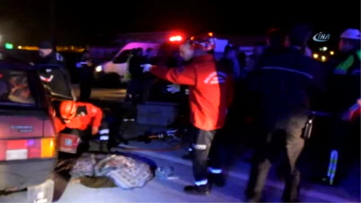 Burhaniye\'de Trafik Kazası: 1 Ölü, 4 Yaralı