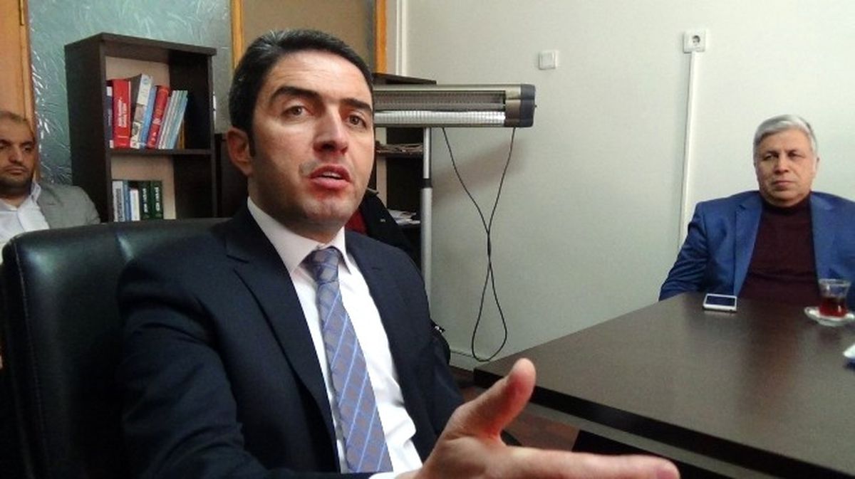 CHP İl Başkanı Kiraz Hekimhan\'da Partililerle Buluştu