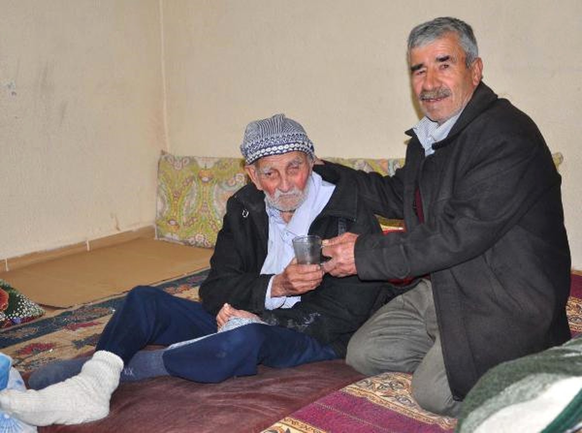 Cumhuriyet ile Yaşıt Ali Dede\'nin Yaşlılık Maaşı Kesildi