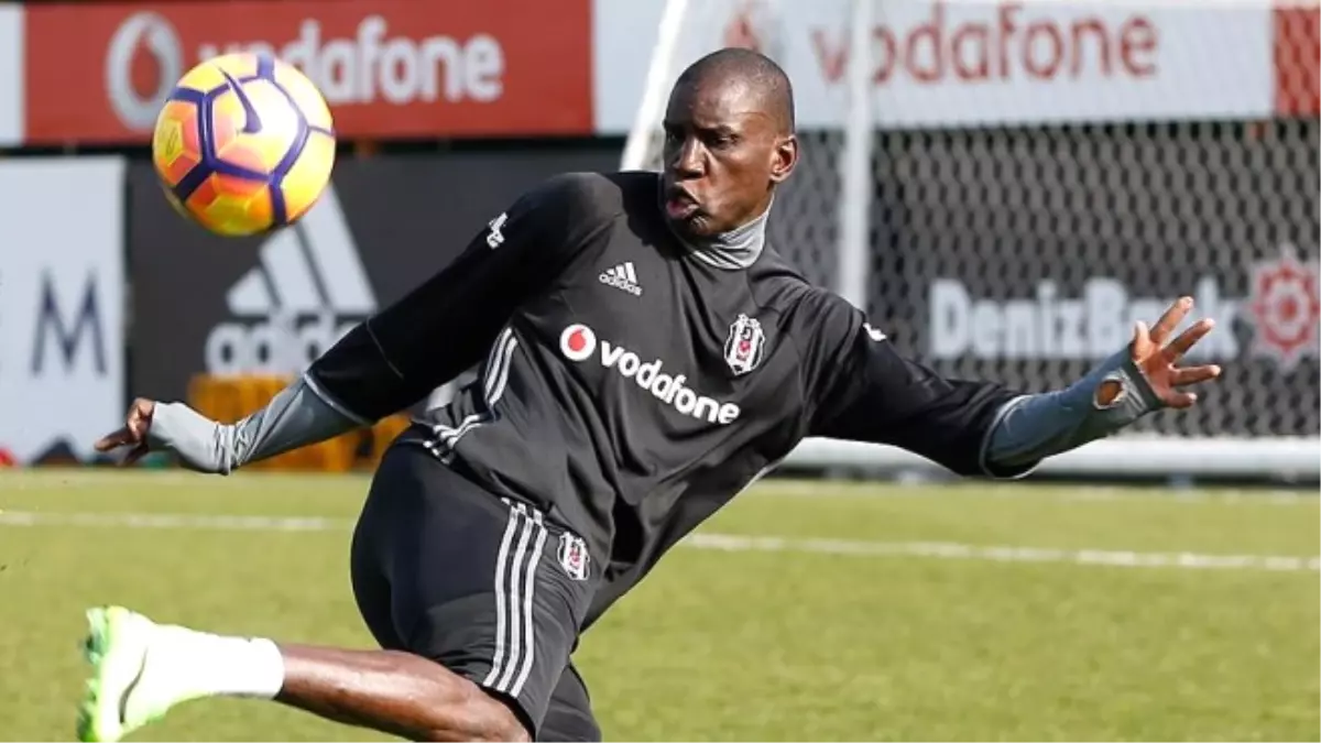 Demba Ba Sahalara İndi