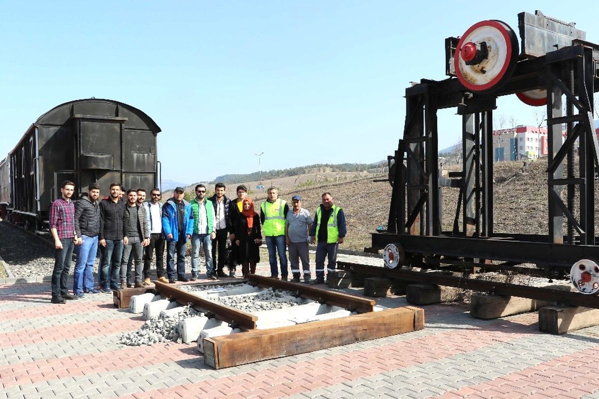 Demiryolu Projesinin Örneği Kbü\'ye Kuruldu