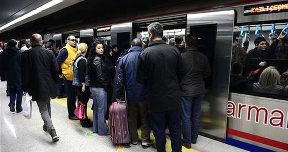 Dha İsyanbul - Vapur Seferleri Yapılamayınca Marmaray\'da Yoğunluk Yaşanıyor