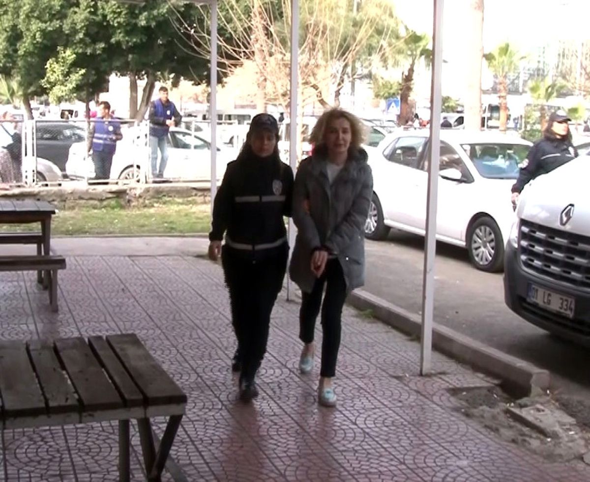 Fetö\'den Gözaltına Alınan 11 Sağlıkçı Adliyeye Sevk Edildi