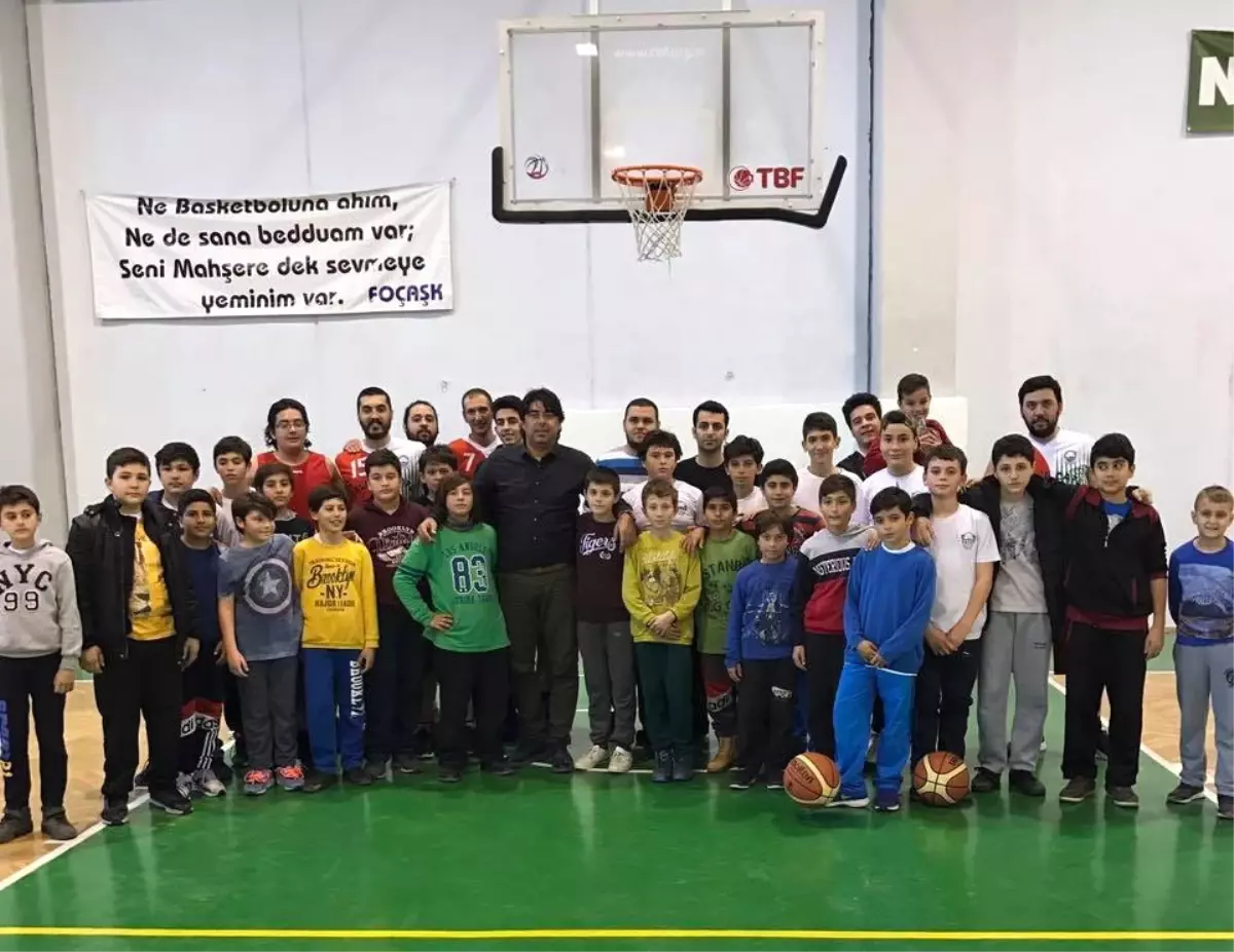 Foça\'nın Basketbolcuları Amatör Lige Bileniyor