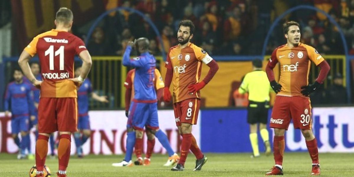 Galatasaray Evinde Kaybediyor!