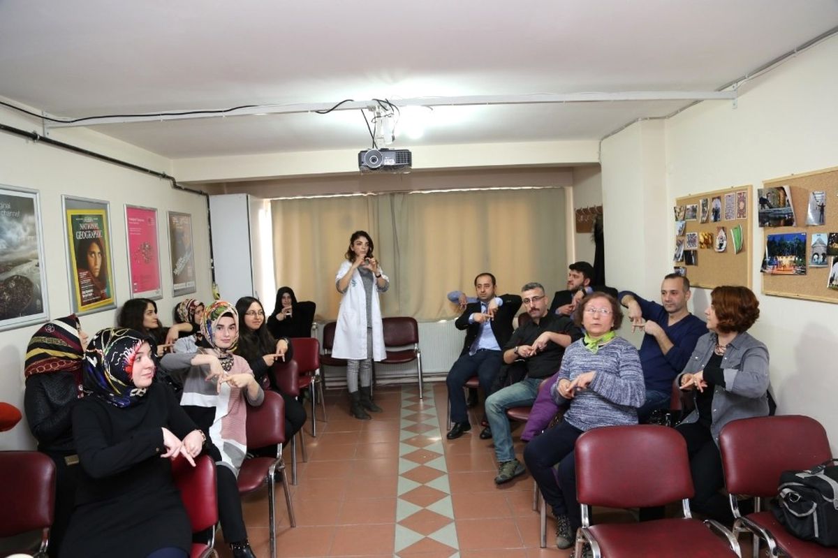 Gesmek\'te İşaret Dili Eğitimleri Başladı