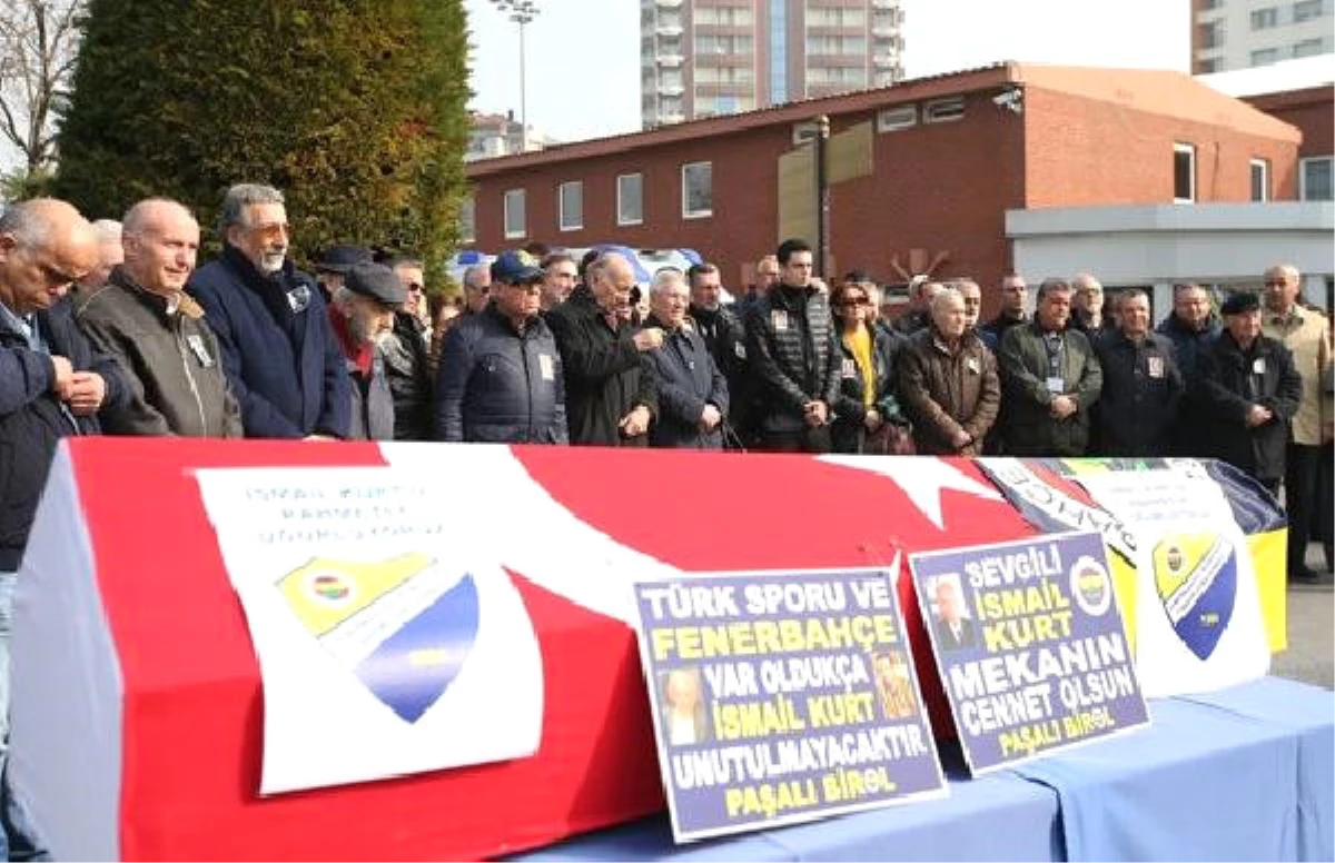 İsmail Kurt İçin Fenerbahçe Tesislerinde Tören Düzenlendi