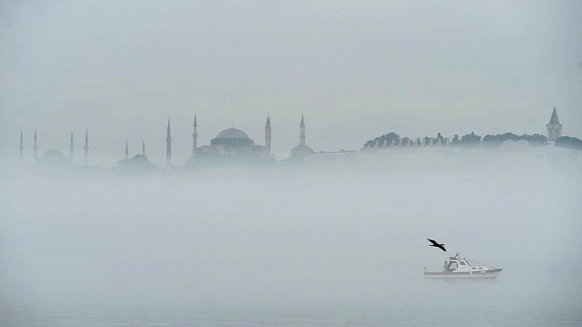 İstanbul Boğazı\'nda Gemi Trafiğine Sis Engeli (Ek Görüntü)