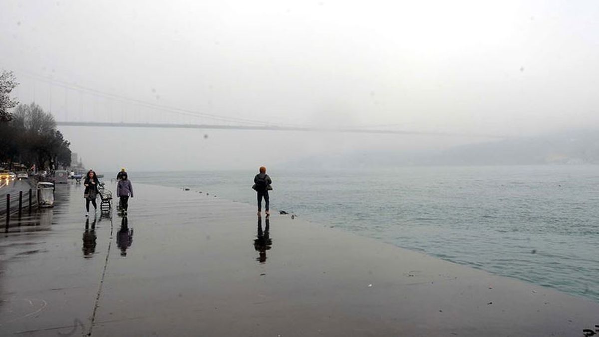 İstanbul\'da Deniz Trafiğine Sis Engeli (Ek Görüntü 3)