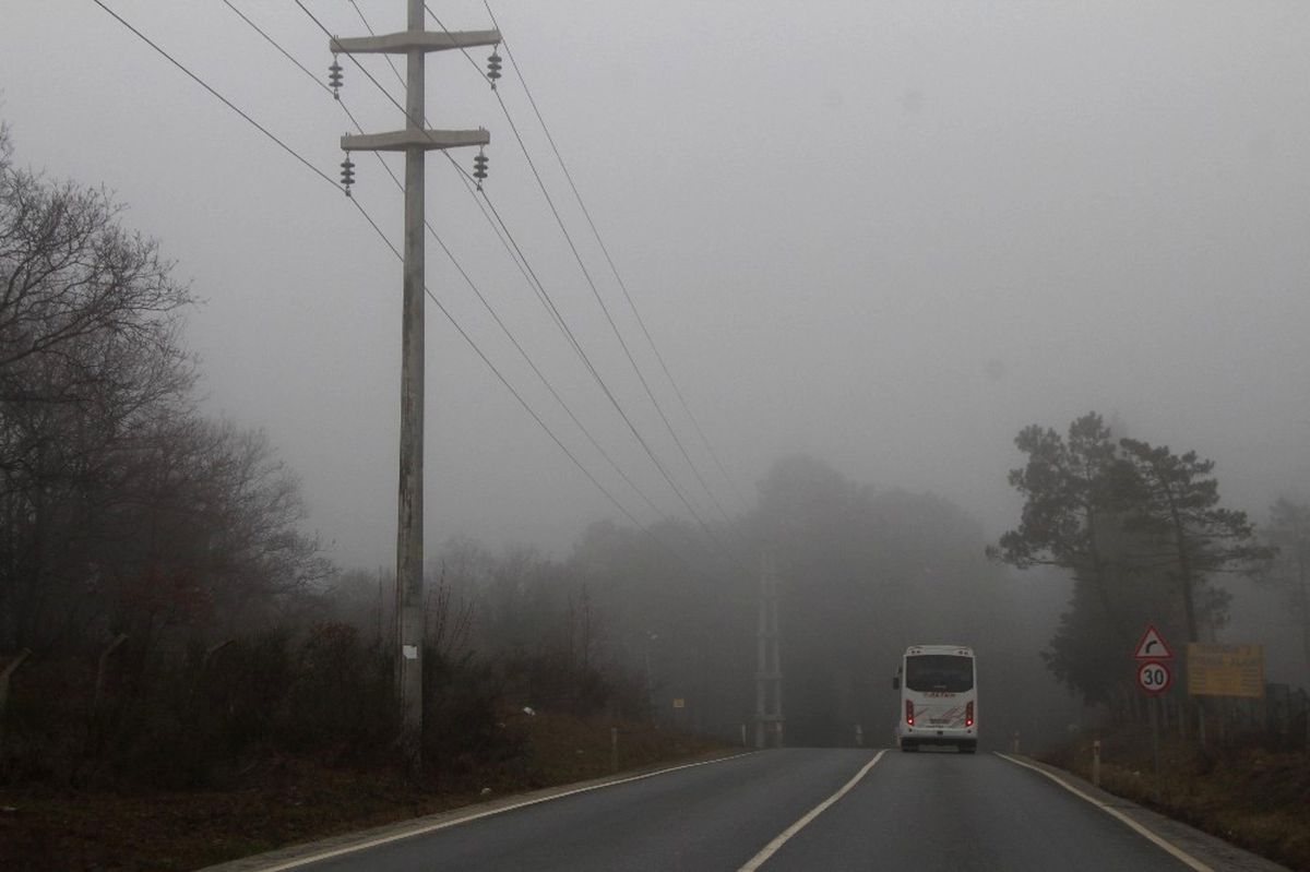İstanbul\'da Sis Trafiği Etkiledi