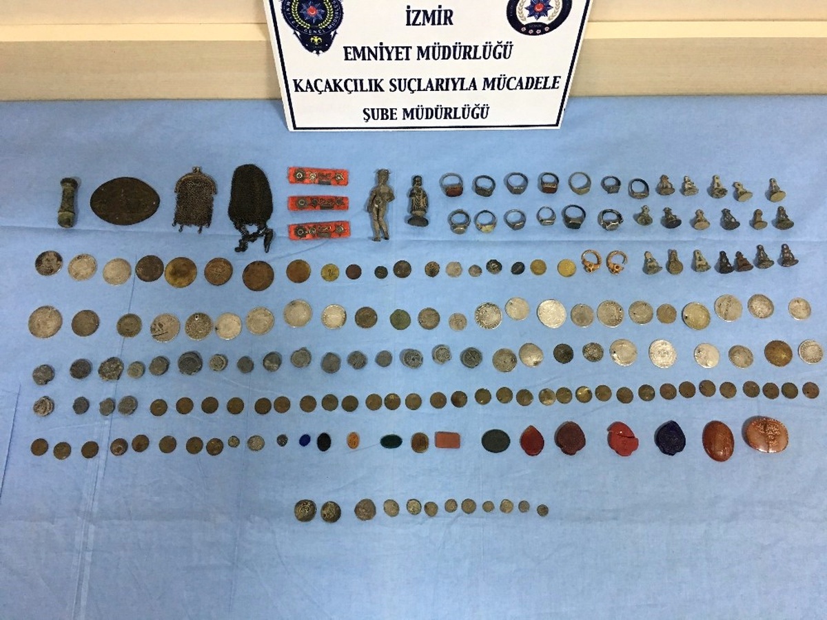 İzmir\'de Tarihi Eser Kaçakçılığı Yapan 1 Kişi Yakalandı
