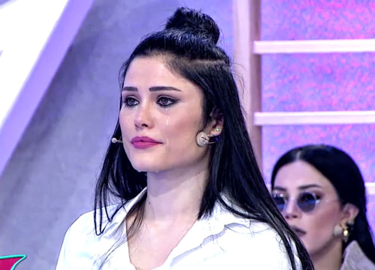 Jürinin Yorumları Müşerref Aydoğdu\'yu Ağlattı