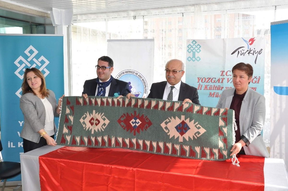 Kadınlar Yozgat\'ın Yöresel Değerlerini İşliyor