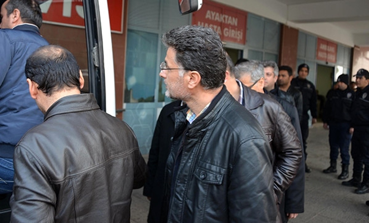 Kahramanmaraş\'ta Fetö Şüphelisi 13 Öğretmen Adliyede