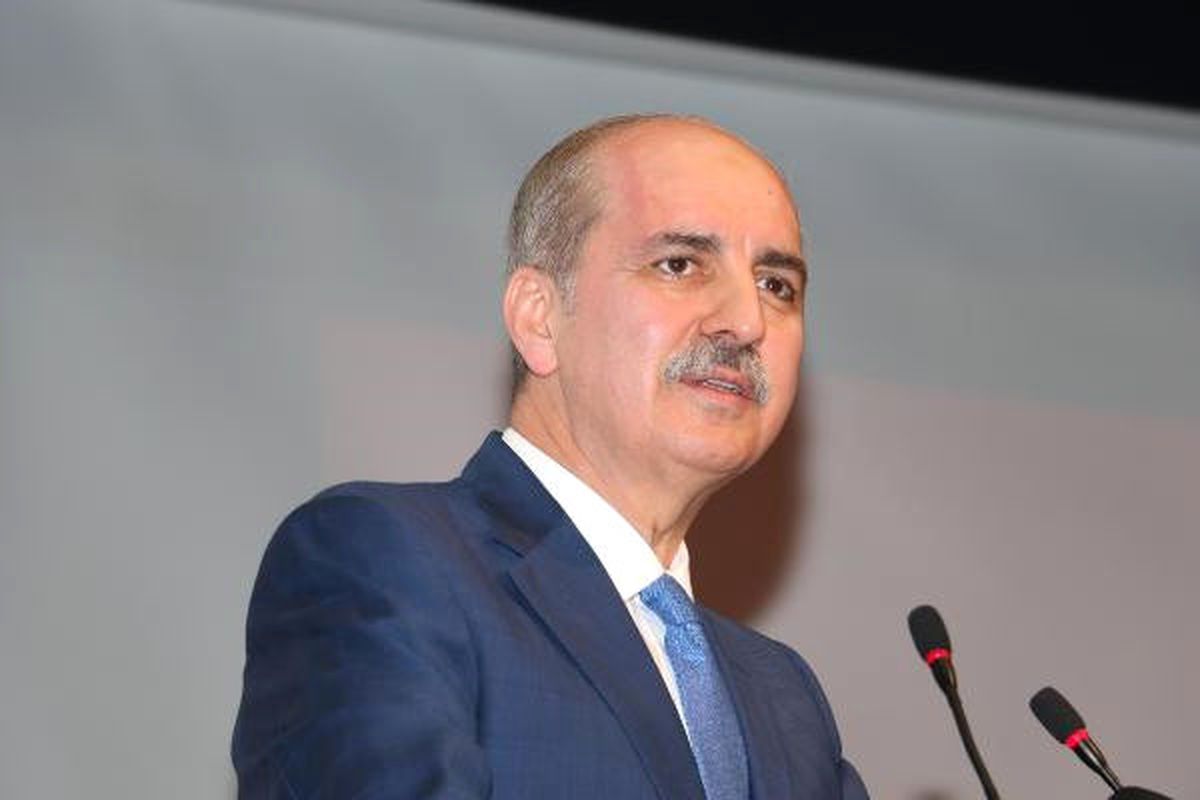 Kurtulmuş, Üniversite Öğrencileriyle Birlikte Yemek Yedi (2)