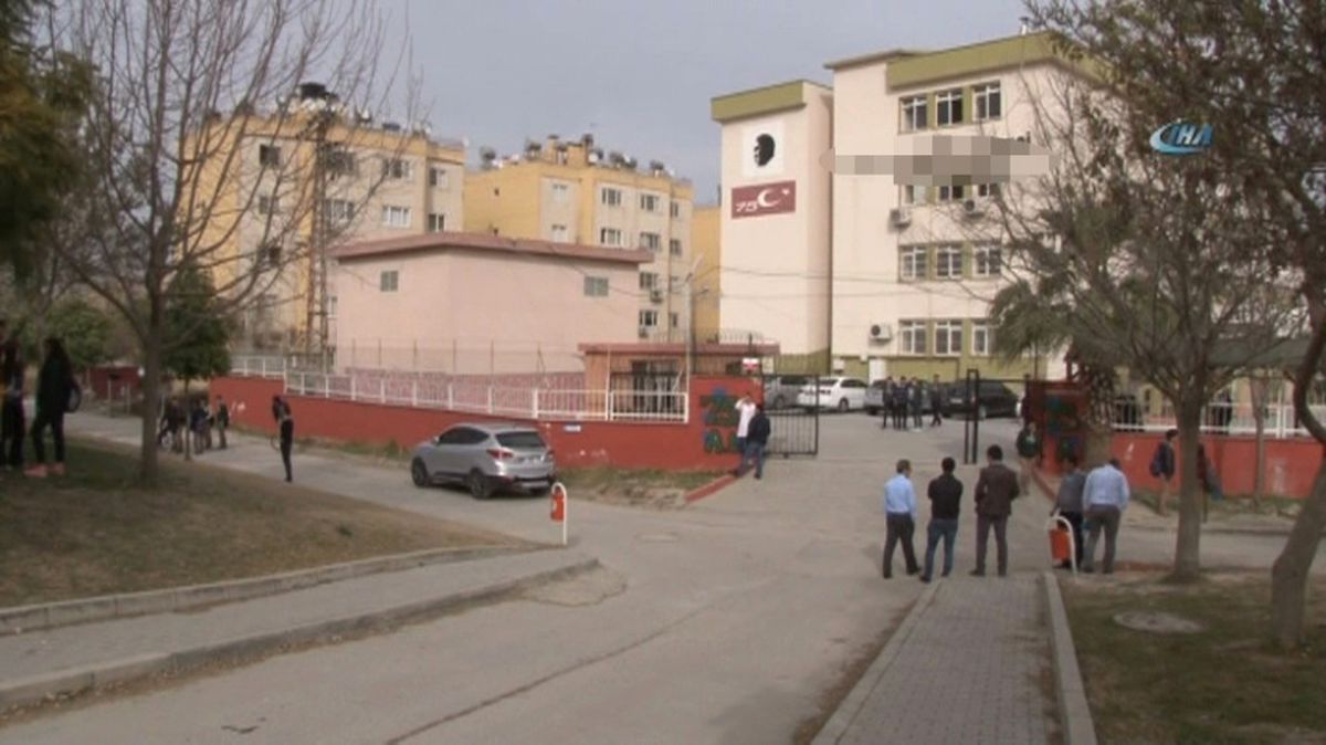 Lisede Kantinci Çırağı Dehşeti: 4 Öğrenci Yaralı