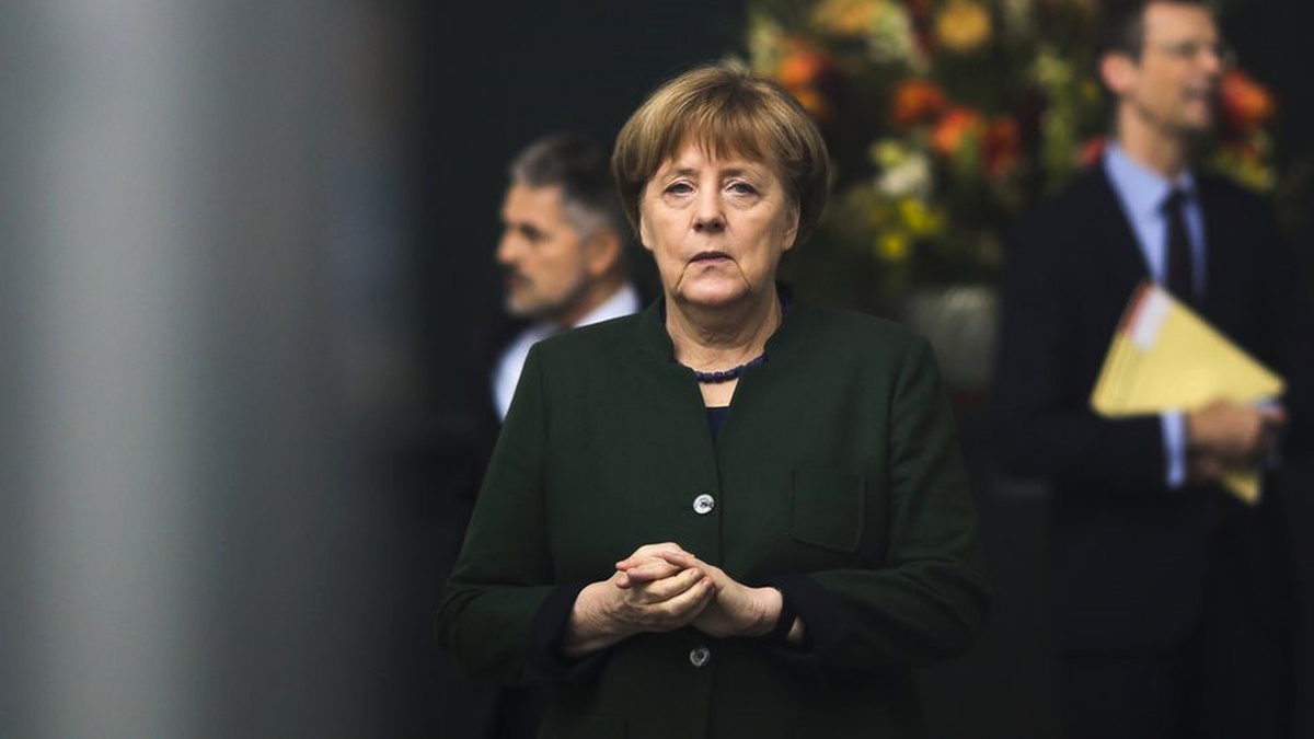 Merkel: Die Welt Muhabirine Verilen Ceza \'Orantısız\'