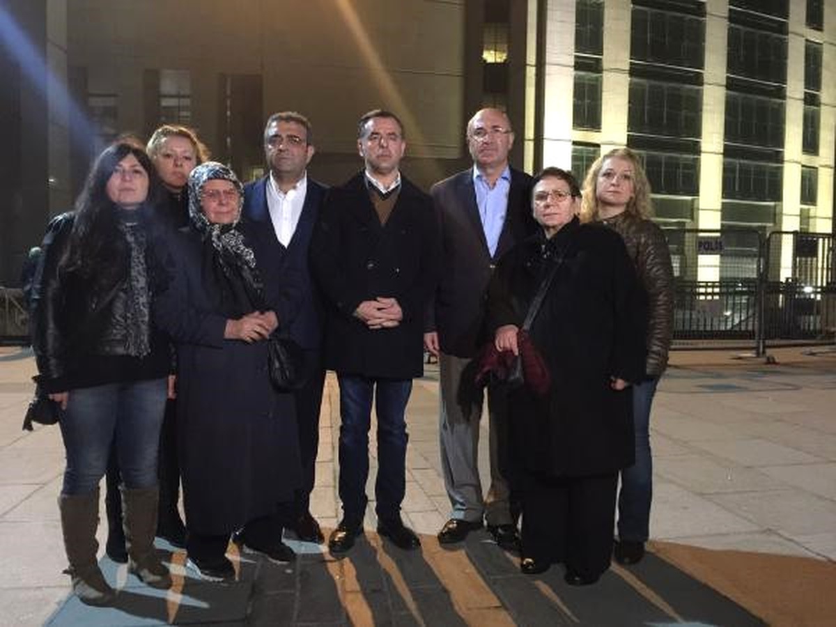 Muhabir Deniz Yücel\'in Tutuklanmasına Tepkiler...