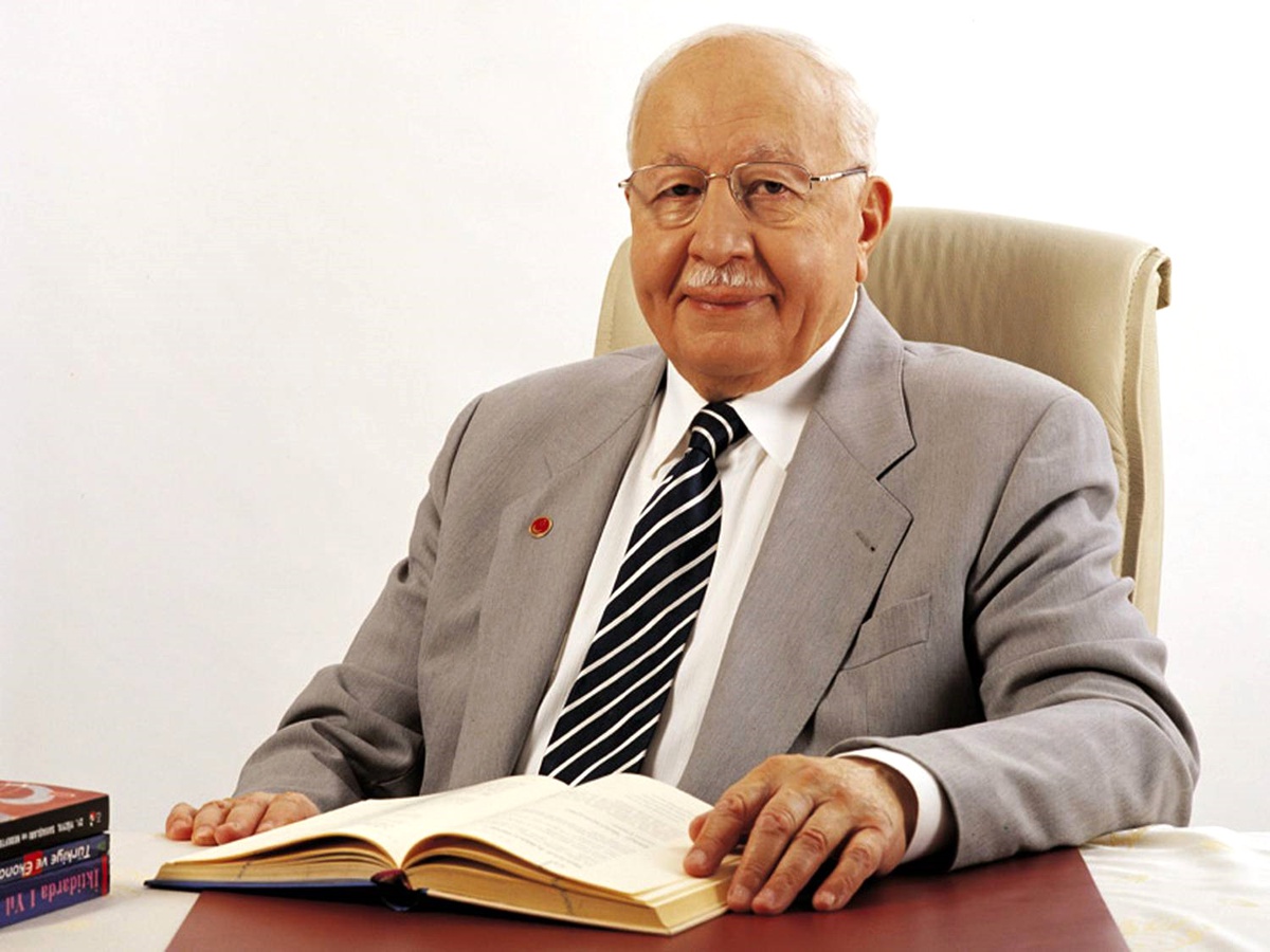 Öğrenciler Necmettin Erbakan\'ı Andı