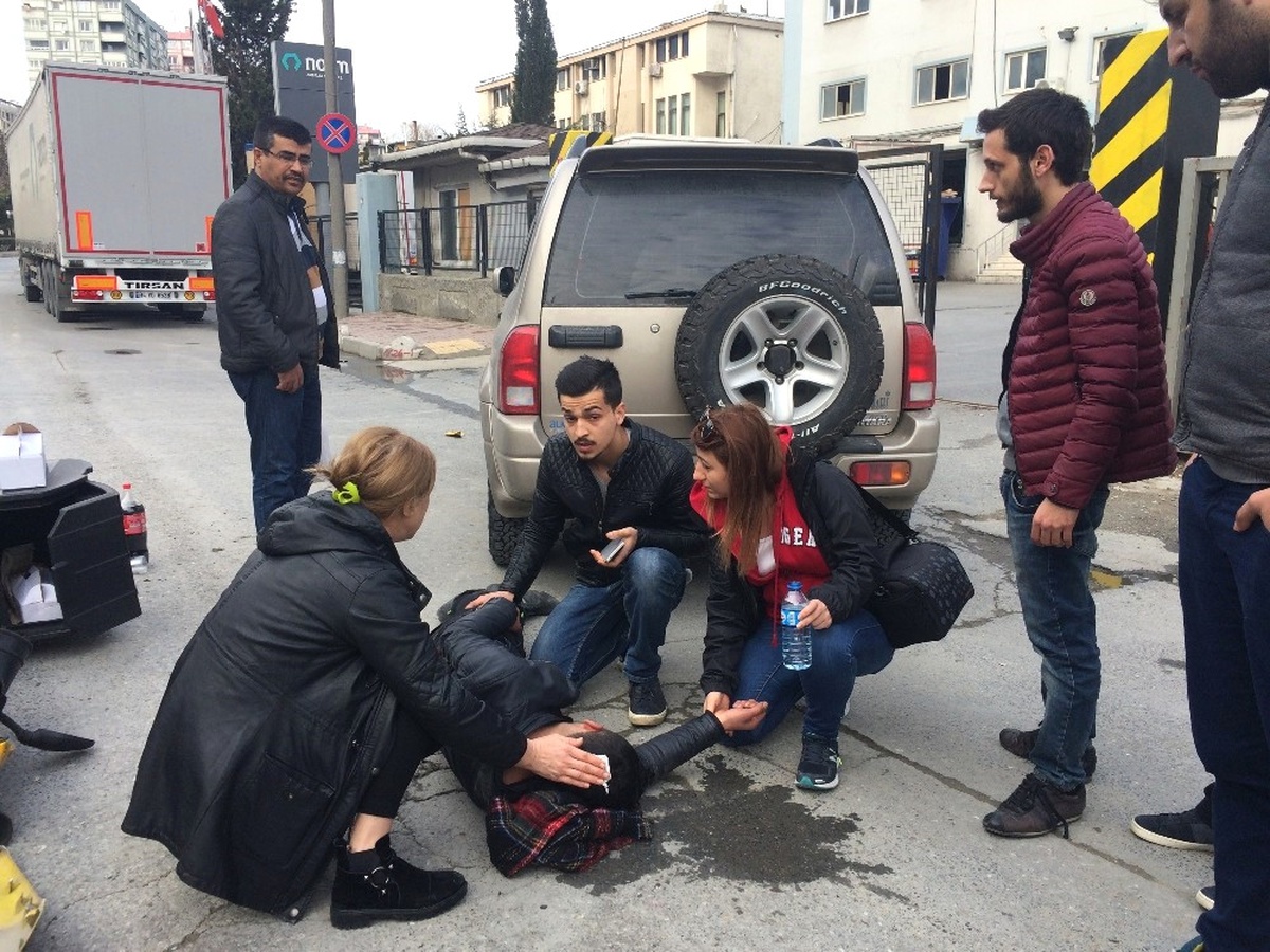 Müşteriye Sipariş Götürmek İsterken Hastanelik Oldu