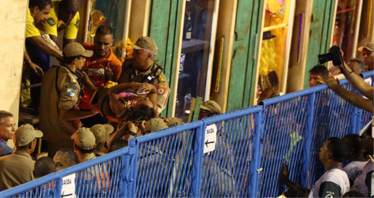 Rio Karnavalı\'nda Kalabalığın Arasına Araç Daldı: 20 Yaralı