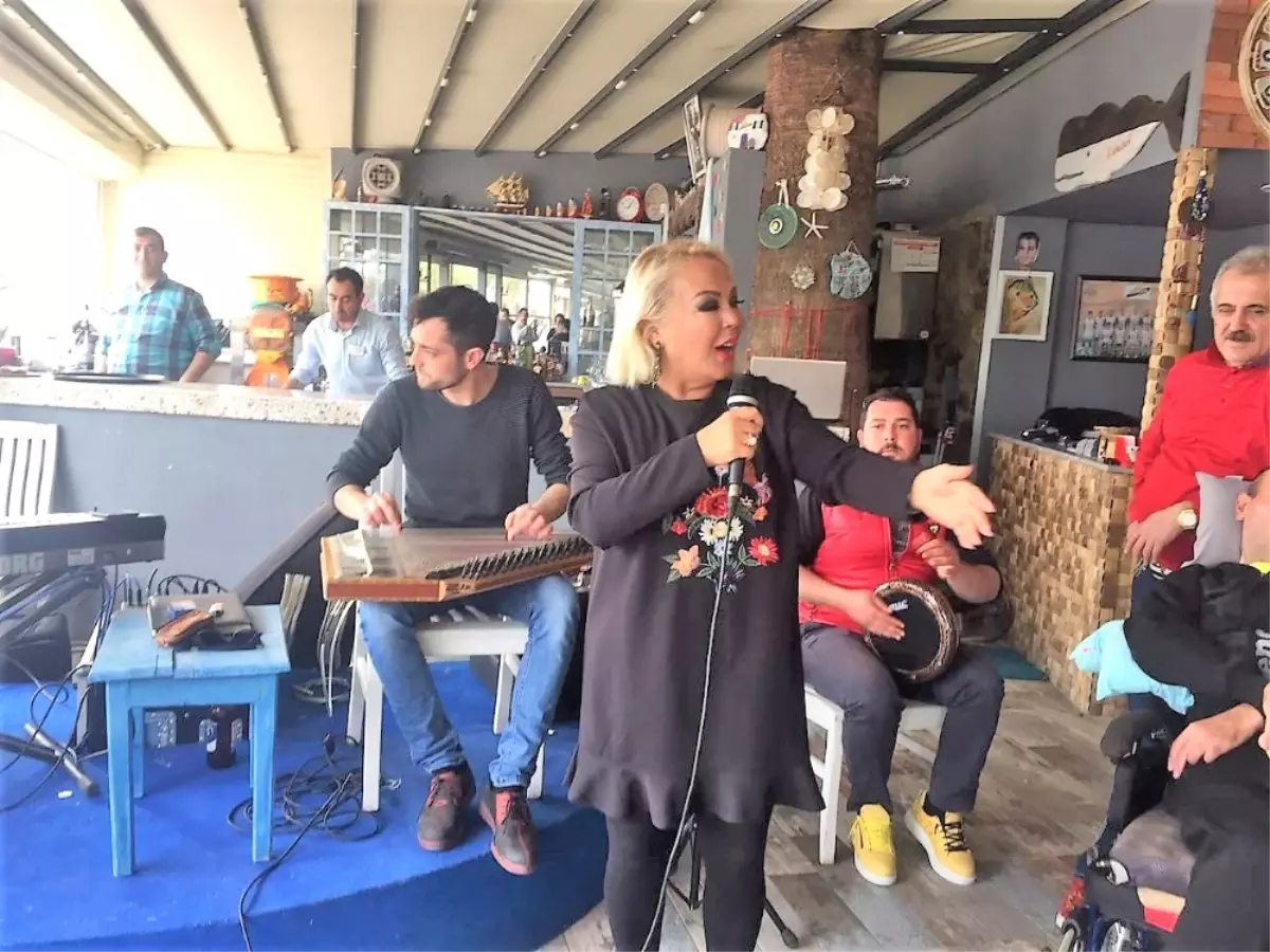 Safiye Soyman\'a Sürpriz Doğum Günü